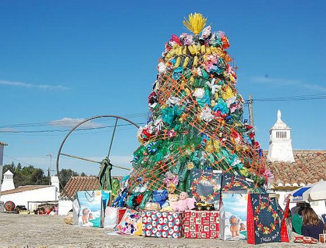plastic bag christmas tree